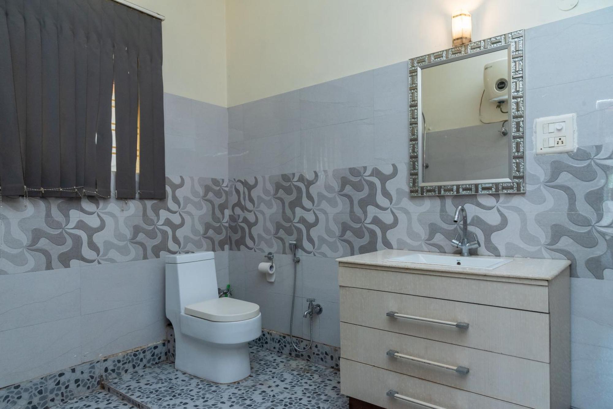 The Urban Grandeur 1 Bed & Breakfast Guwahati Exterior foto