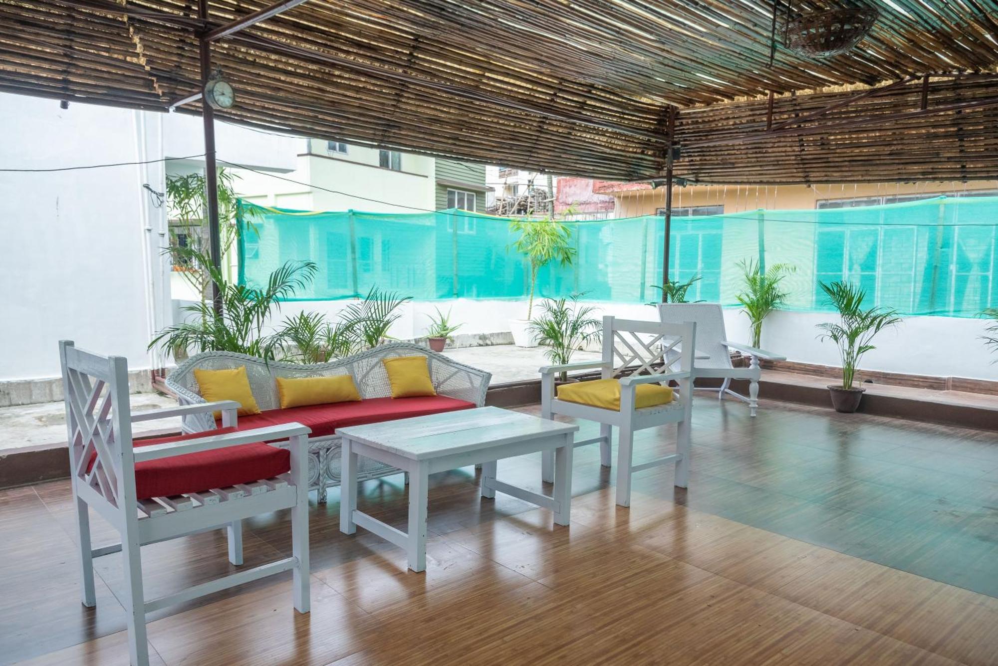 The Urban Grandeur 1 Bed & Breakfast Guwahati Exterior foto