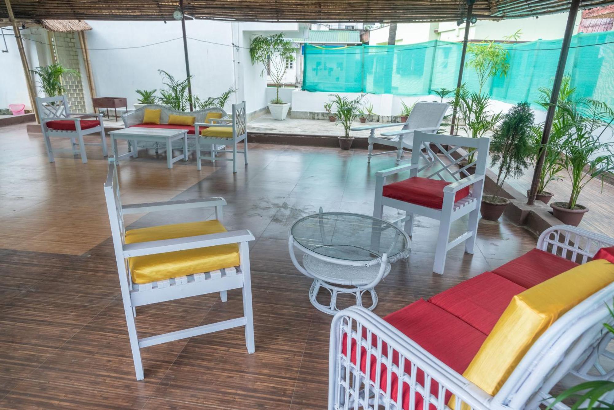 The Urban Grandeur 1 Bed & Breakfast Guwahati Exterior foto
