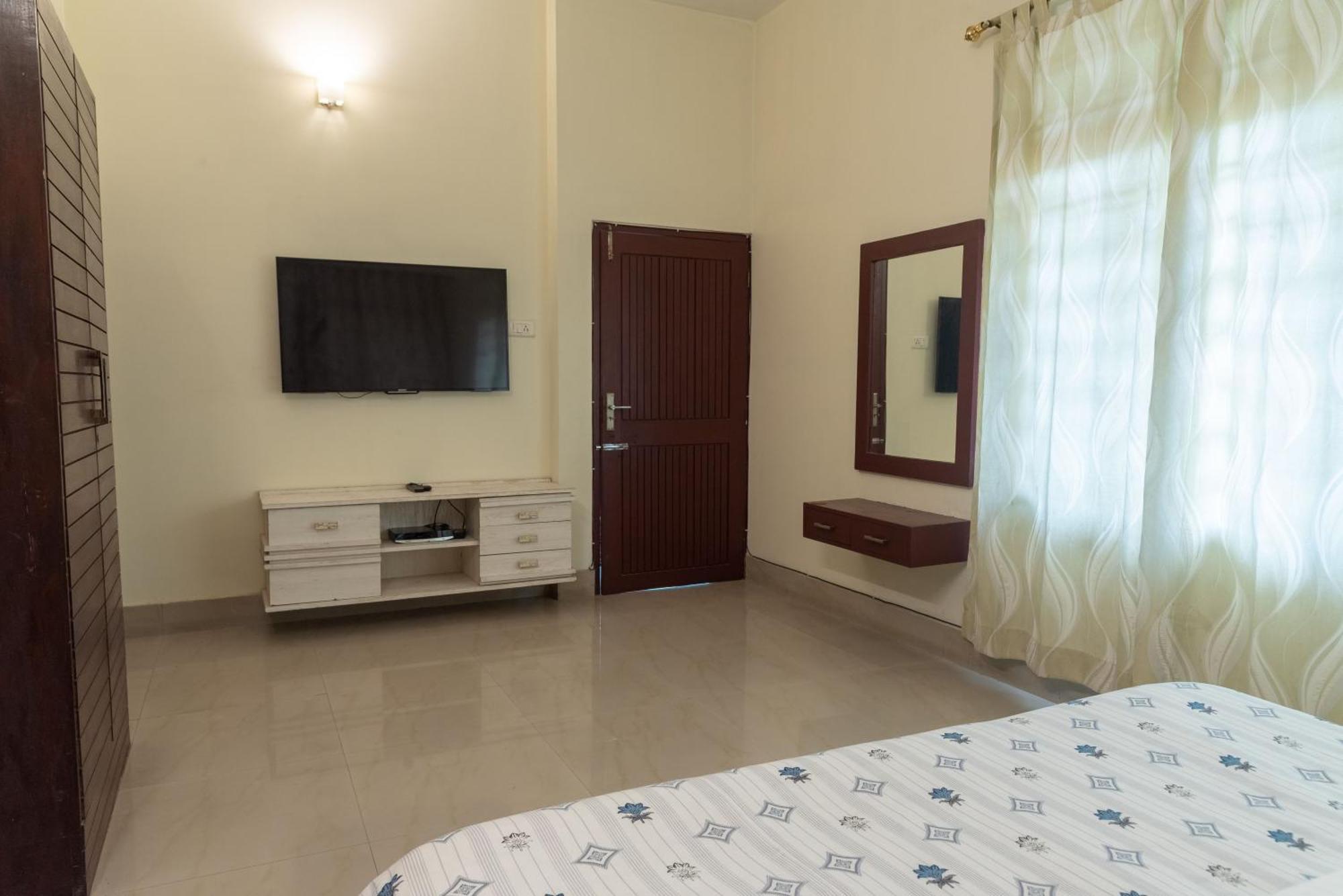 The Urban Grandeur 1 Bed & Breakfast Guwahati Exterior foto
