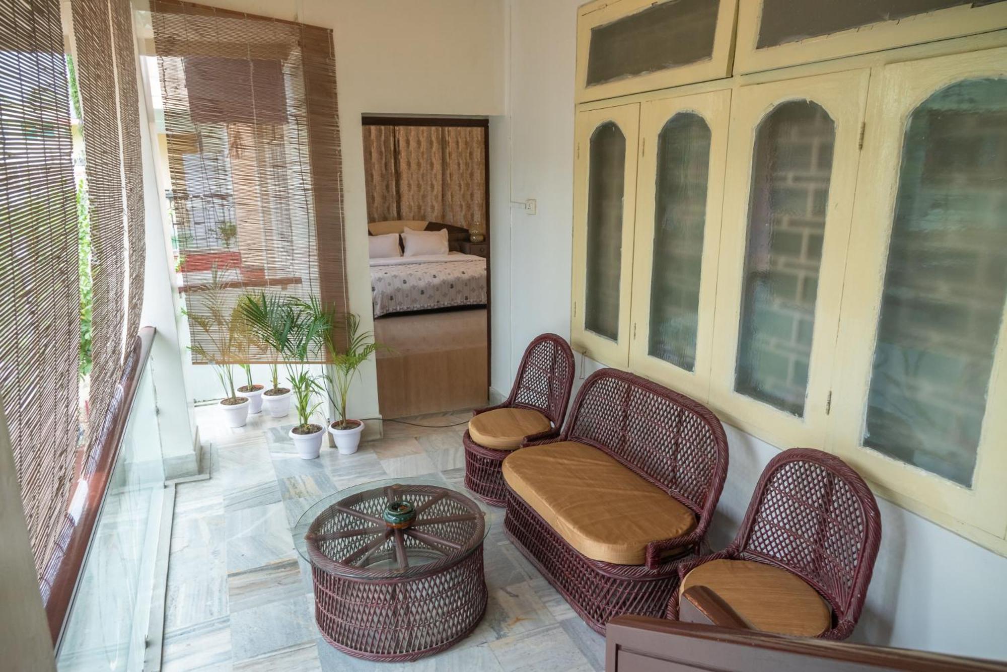 The Urban Grandeur 1 Bed & Breakfast Guwahati Exterior foto