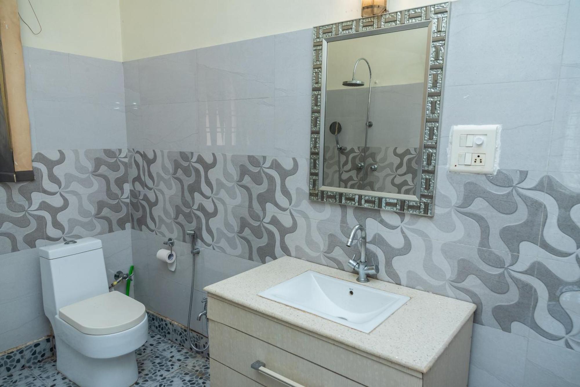 The Urban Grandeur 1 Bed & Breakfast Guwahati Exterior foto